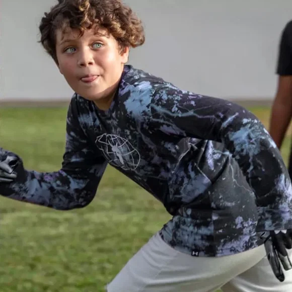 UNDER ARMOUR • Boys Project Rock Brahman Globe Long Sleeve Shirt - Picture 4 of 5